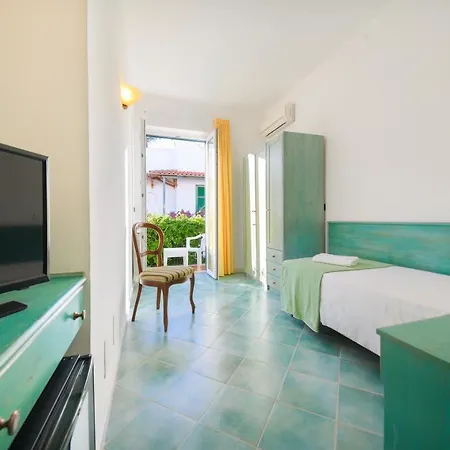 Pineta Hotel 3*